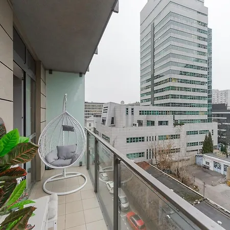 With Balcony * ワルシャワ